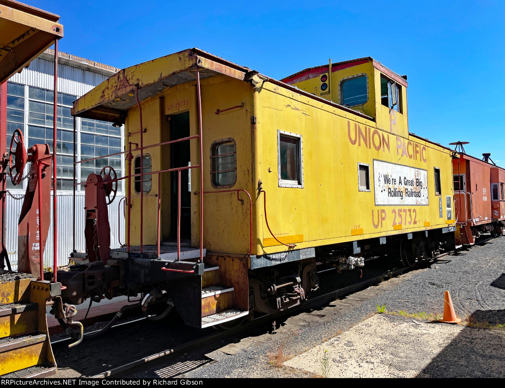 UP 25732 Caboose